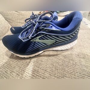 Women’s Brooks Ghost 12 Running Sneakers